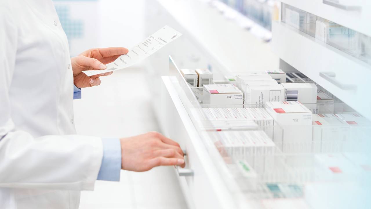 pharmacist-medicine-summary